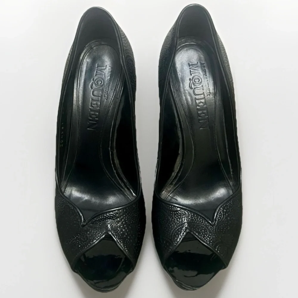 Alexander McQueen Leather Designer Stiletto Heels Womens 8 Black Paisley Luxury
